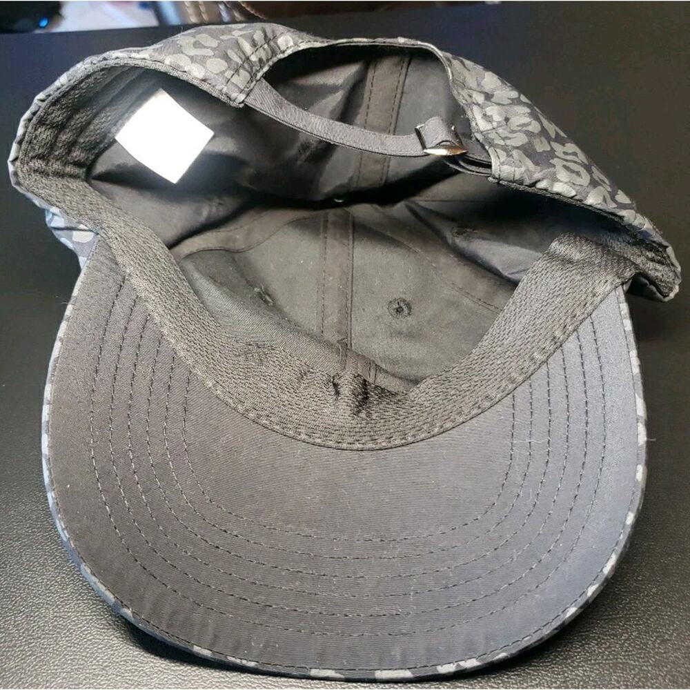 NEW Tag Gaiam Yoga Fitness Hat Cap Black Grey Leopard Adjustable - Picture 6 of 7